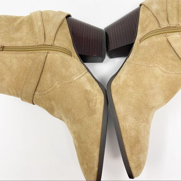 Bella Vita Suede Beige Western Booties 9 Wide - Picture 7 of 12